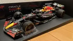 ミニチャンプスフェルスタッペン アブダビ2022 MINICHAMPS 1/18のサムネイル