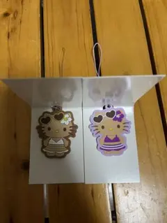 日焼けハローキティ　ラバーストラップ 2個セット　セリア　ダイソー