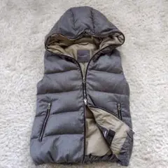カシミヤ混【デュべティカ】FEBEDUE ダウンベスト　40 グレー　美品 デュベティカ FEBEDUE ダウンベスト カシミヤ混 グレー 40