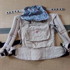 Ergobaby 抱っこ紐 ベージュ 花柄フード付きのサムネイル