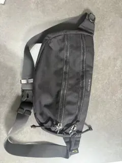DIESEL ブラック ボディーバック　CMRDURA