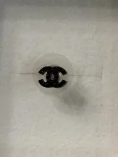 CHANEL ブラック CCロゴ 片耳のみ　ピアス