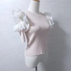 新品 PEACH JOHN オープンスリーブ ニット プルオーバー フリルのサムネイル