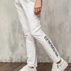 《新品》1PIU1UGUALE3 RELAXゴルフパンツホワイトMサイズのサムネイル