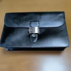 黒 レザー バッグ 金属バックル
