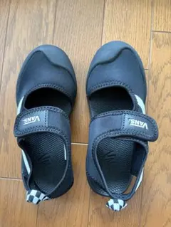 ☆最終値下げ☆ VANS ブラックサンダル　19センチ