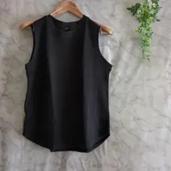 T-35ユニクロ トップスノースリーブ黒ワッフル生地