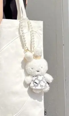 松屋限定　MiiA×ミッフィー　バックマスコットチャーム　２点セット　ミラー付 松屋限定 MiiA×ミッフィー バックマスコットチャーム 2点セット