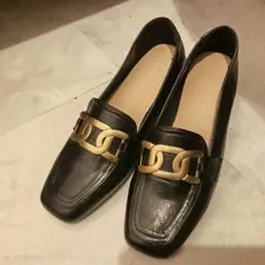 t*a様 黒ローファー 24-24.5 ゴールドバックル付き