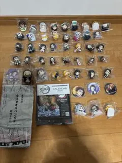 鬼滅の刃　フィギュア　缶バッジ　アクスタ　グッズ　まとめ売り