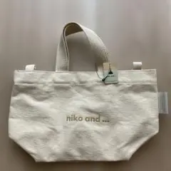 niko and...ニコアンド　オリジナルロゴ刺繍ショルダーバッグオフホワイトのサムネイル