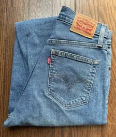 Levi´s HIGH WAISTED STRAIGHT 25