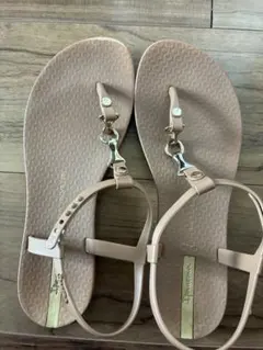 Ipanema サンダル ベージュ系 サイズ24-24.5cmくらいのサムネイル