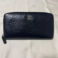 9. CHANEL カメリア ラムスキン ラウンドファスナー長財布
