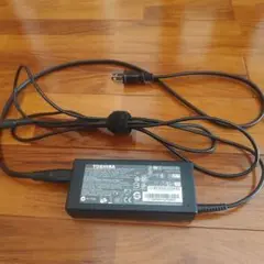 TOSHIBA ACアダプター PA5035U-1ACA