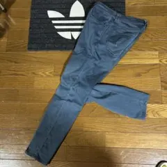 スキニーパンツ