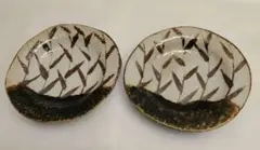 葉模様の陶器皿 2枚セット