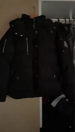 Moose Knuckles ブラックダウンジャケット