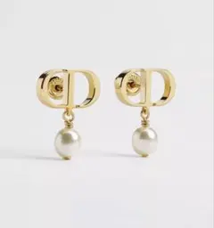 未使用級】DIOR CD NAVY パールピアス ゴールド 箱付 - メルカリ