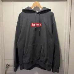 ぷ*に様 K*i様 supreme ボックスロゴパーカー バンダナ柄 - メルカリ