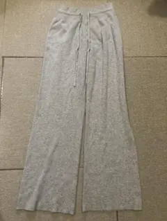 ユニクロ　グレー カジュアルパンツ