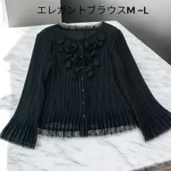 【レディース黒のプリーツフリル長袖ブラウス】 花柄模様付きでエレガント・M ~L