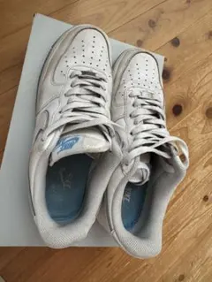NIKE AIR FORCE 1 ホワイト ライトブルーのサムネイル