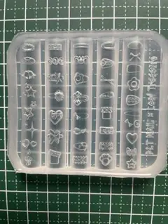 NO 470 シリコンモールド　ミニサイズパーツ　ネイルパーツ用　レジン