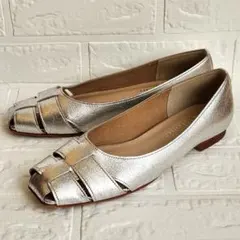 Item thumbnail for item 6a4c934e-e88d-45c9-9726-8c40d22c887f