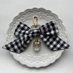 黒白チェックリボン ストロベリーチャーム