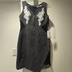 Tika ノースリーブフラワー刺繍ビジューツイード　キャバドレス