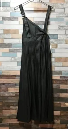 合皮ワンピース