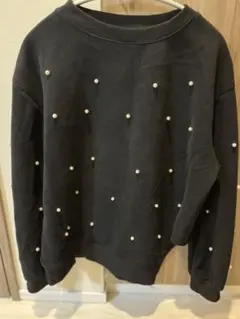 ブラック パール装飾 トレーナー　スウェット　　アシンメトリー　スリット