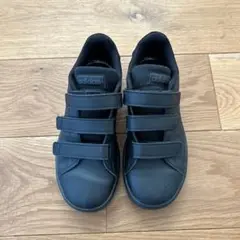 adidas ブラック スニーカー キッズ アドバンコート