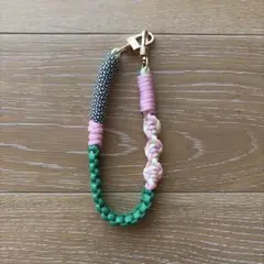 カラフル　編み込み　パラコード　ハンドストラップ ピンク　グリーン