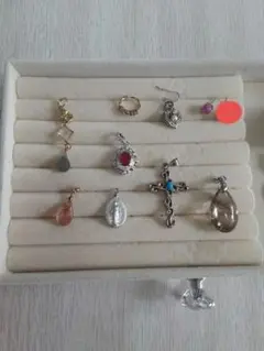 まとめ売り　ペンダントトップ 　　 　ピアス　本日12時まで　限定　2800円