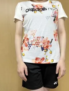 adidas neo （アディダス ネオ）白 プリントTシャツ