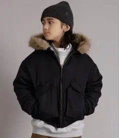 ペアマノンストリート　ファー付き　ダウンジャケット　ブルゾン