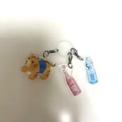 トラ 桃サイダー ラムネ アクリルチャーム 3点セット