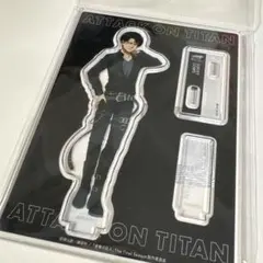 進撃の巨人 Black &White 限定 アクリルスタンド リヴァイのサムネイル