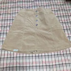 ベージュ ボタン付きフレアスカート ショートパンツ付き