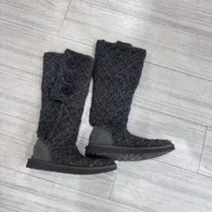 UGG グレー ボタン付きロングムートンブーツ