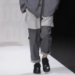 希少 キディル 2トーンワイドテーパードスラックス サルエルパンツ グレーのサムネイル