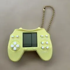ゲームコントローラー型キーホルダー 黄色　ガチャガチャ