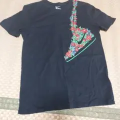 ナイキ 花柄 Tシャツ 黒