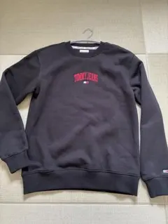 TOMMY JEANS ブラック スウェット
