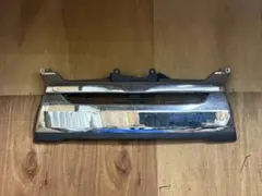 トヨタ ハイエース 純正 フロントグリル ダークメッキ 上下 - メルカリ