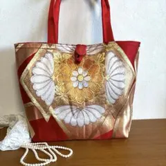 No.61 帯リメイクバック　赤地に刺繍トートバッグ
