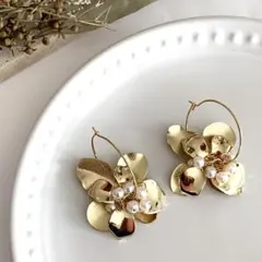 NO.37 ダブルフラワーゴールドのフープピアス・イヤリング