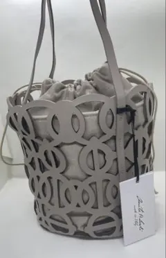 新品未使用 Anita Bilardi ショルダーバッグ 巾着レザー調イタリア製